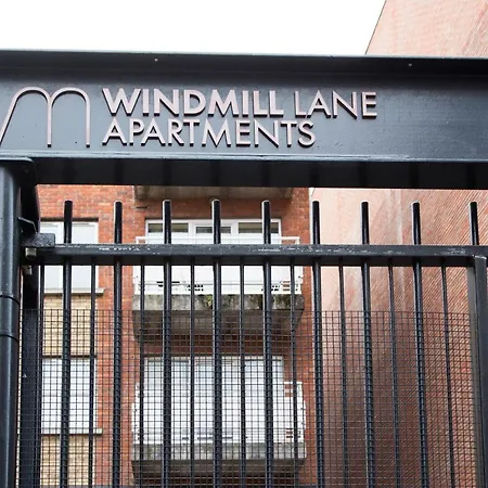 Apartment Windmill Lane 002 *