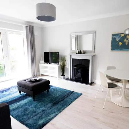 Apartment Windmill Lane 002 *